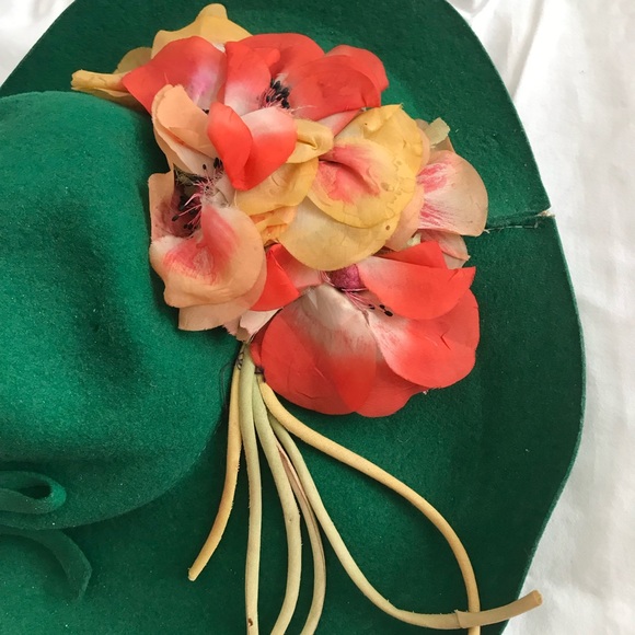 Vintage 40s Turned Up Green Tilt Hat with Flowers - Picture 6 of 8